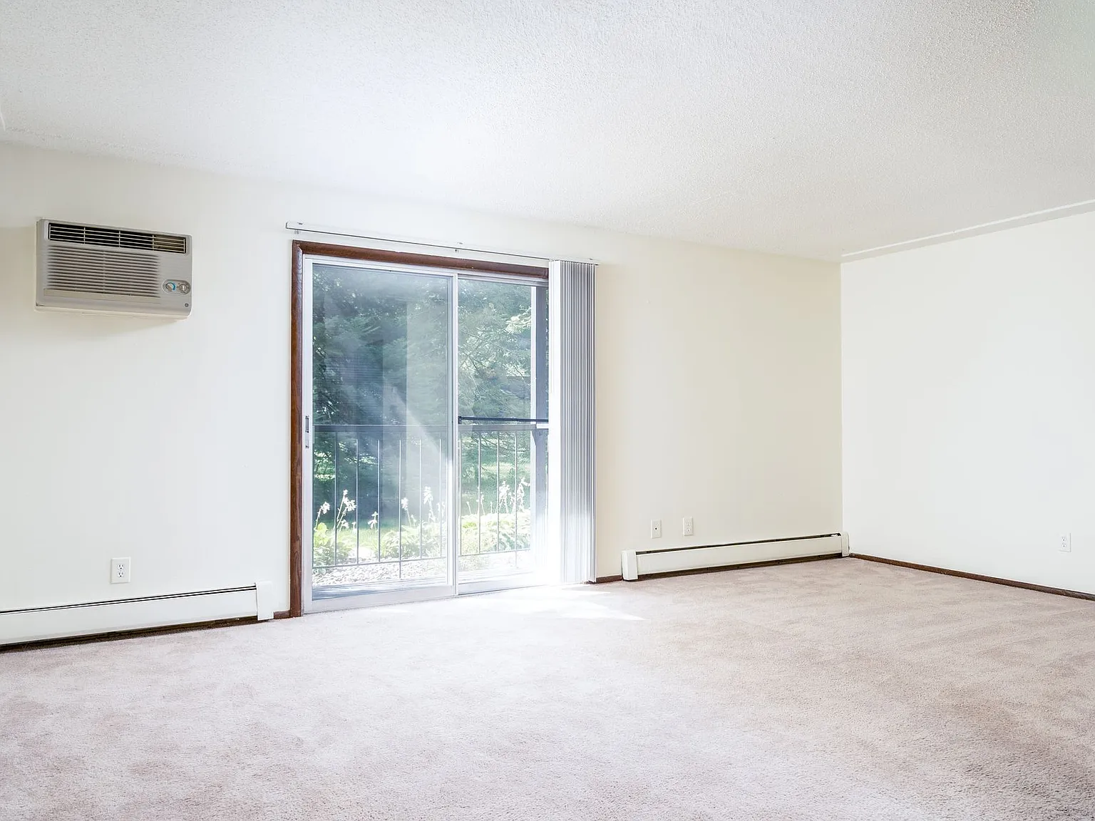 Nicollet Woods Apartments — Photo 3