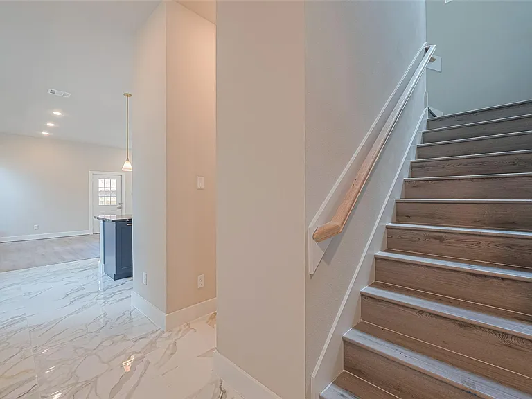 2414 Sam Wilson 1 St — Photo 4