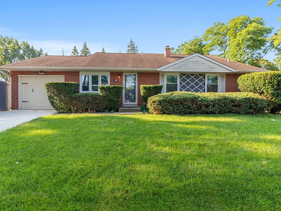 697 Hickory Dr