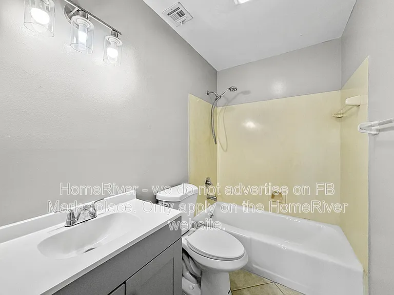 2015 Oleander Blvd #D — Photo 6