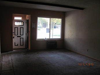 2nd image of 19920 Dorset St