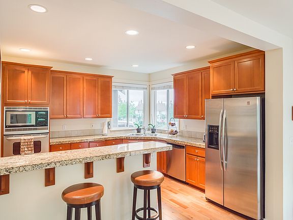 5th image of 2522 Larchmount Dr NE