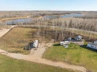 178 Twin Oaks Dr, Bottineau, ND 58318