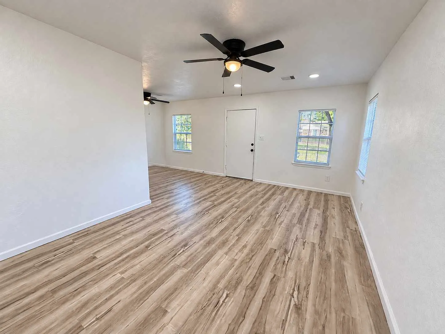 2 bed, 849 sqft, $950 — Photo 3