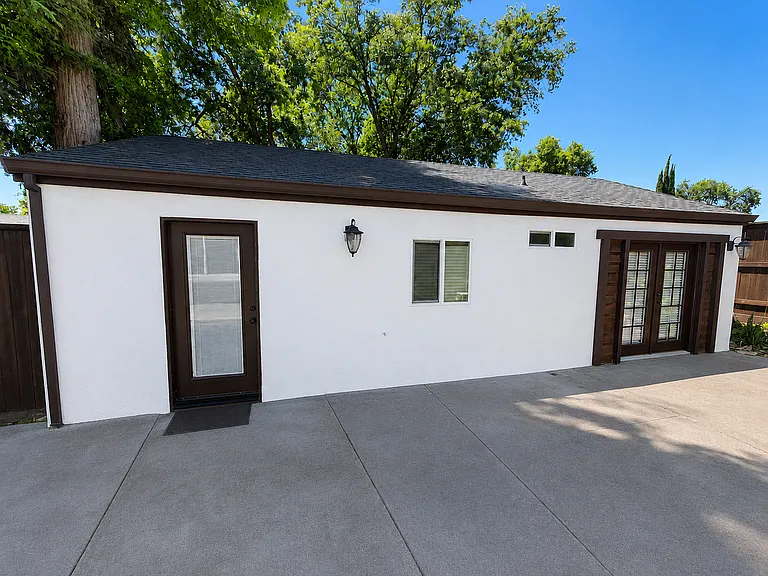 2245 Ceanothus Ave — Photo 3