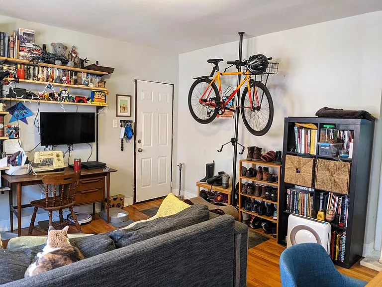 1944 N Spaulding Ave #2B — Photo 5
