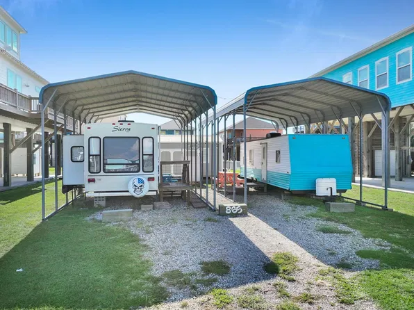 865 Sea Spray Dr, Crystal Beach, TX 77650