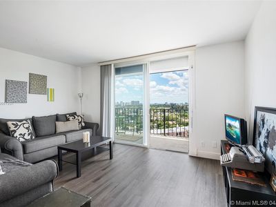427 Golden Isles Dr APT 14A, Hallandale, FL, 33009