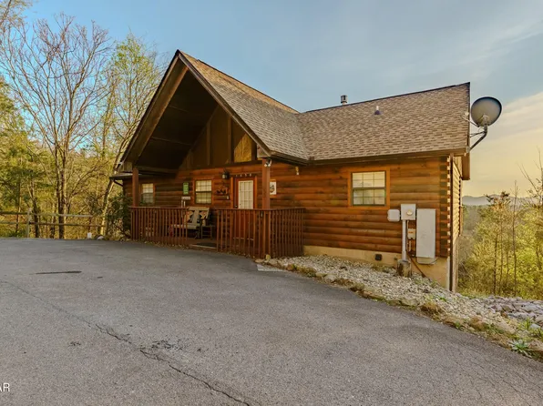 1650 Pinewood Way, Pigeon Forge, TN 37862
