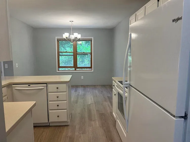 5 S Thompson Dr — Photo 11