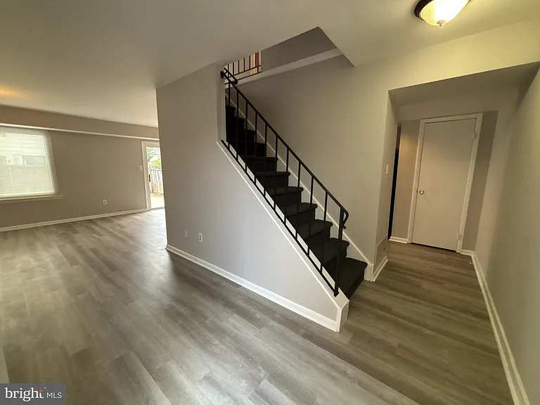 476 Bridge St — Photo 7