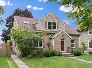 443 S 8th Ave, West Bend, WI 53095