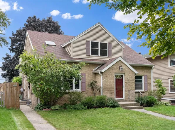 443 South 8th AVENUE, West Bend, WI 53095
