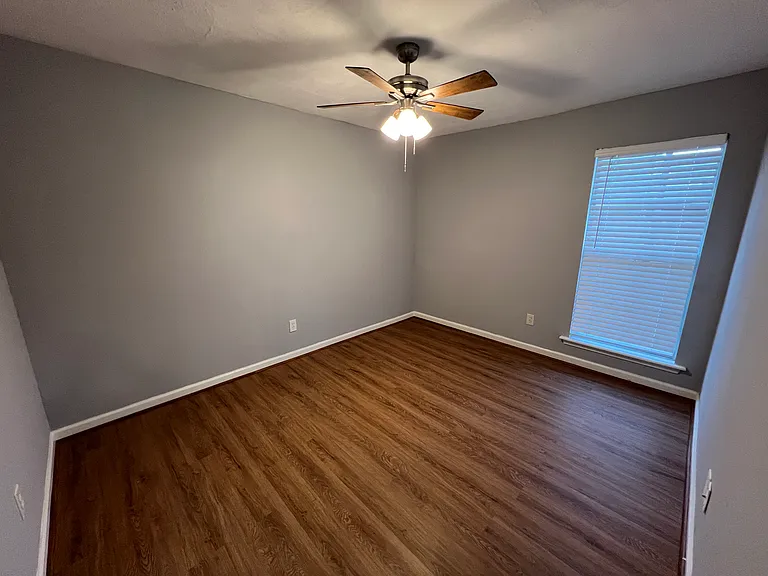 1013 Carlyle Cv — Photo 17