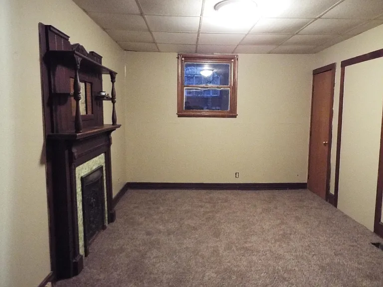 303 W Brown St — Photo 5
