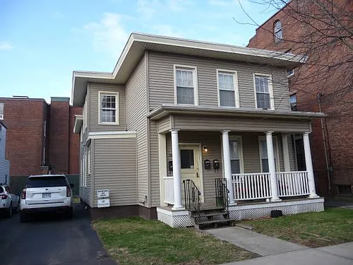 24 Pearl St #2 Photo 1