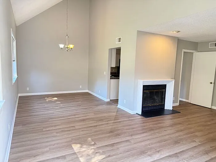 431 Belle Pointe Dr — Photo 11