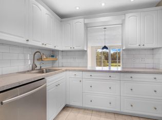 575 Oaks Ln APT 305, Pompano Beach, FL 33069