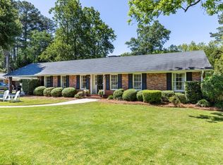 810 E Powderhorn Rd, Sandy Springs, GA 30342