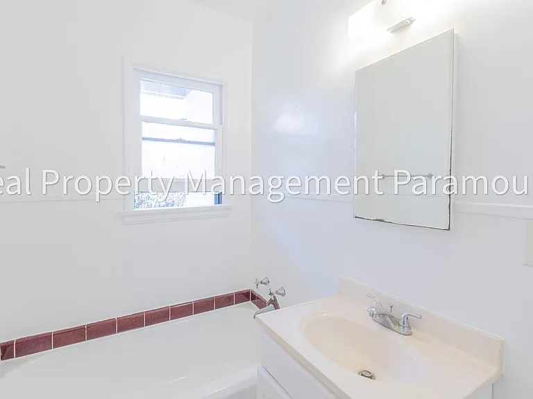 1460 S Orange Grove Ave — Photo 16