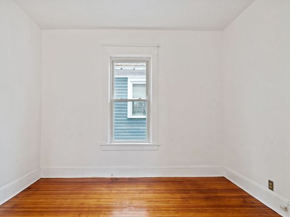23 Magnolia Ter APT 2, Albany, NY 12209