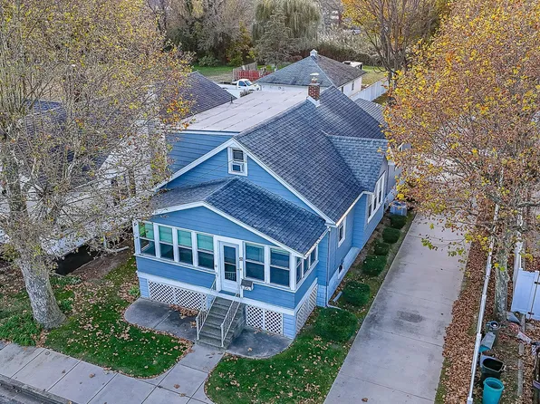 57 Spruce St, Pennsville, NJ 08070