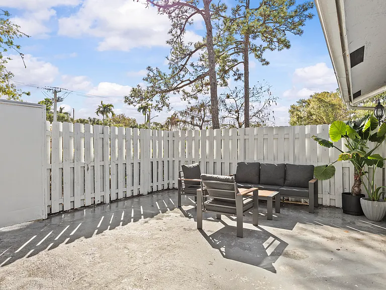 1368 Periwinkle Pl — Photo 21