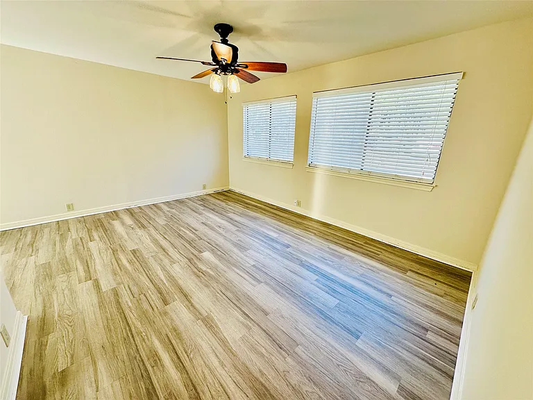 6810 Deatonhill Dr #116 — Photo 2