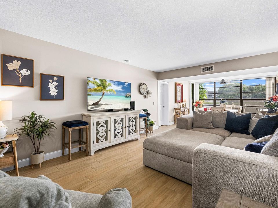 1st image of 1526 Whitehall Drive #105