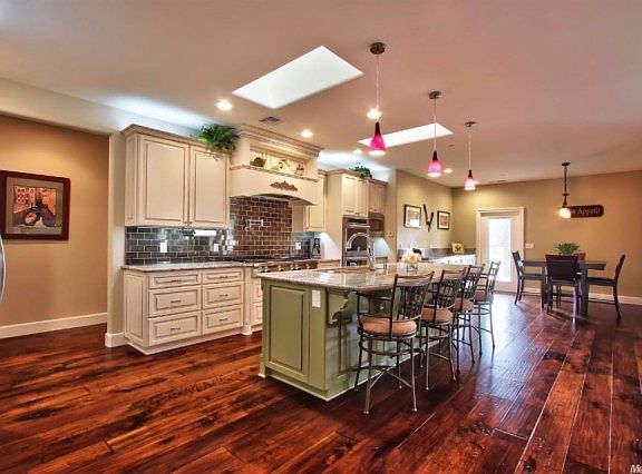 5th image of 9551 S Canyon Ct
