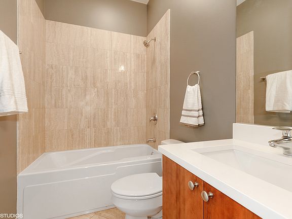 5th image of 1349 N Western Ave #4N