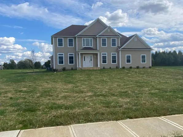 8 Nicole Ct, Hamilton, NJ 08620