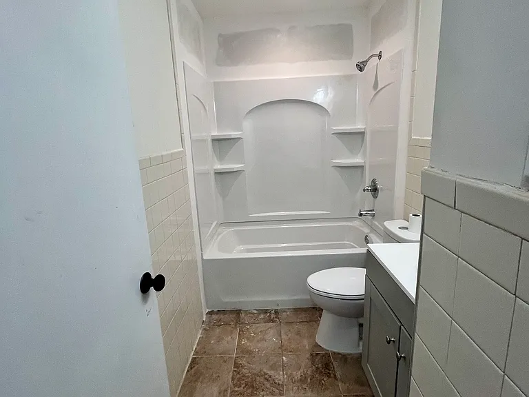 147 Beech St — Photo 10