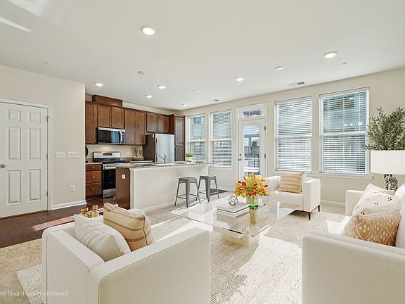 4th image of 612 Parker Blvd