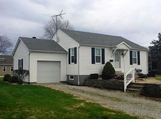 1021 Deal St, Highland, IL 62249