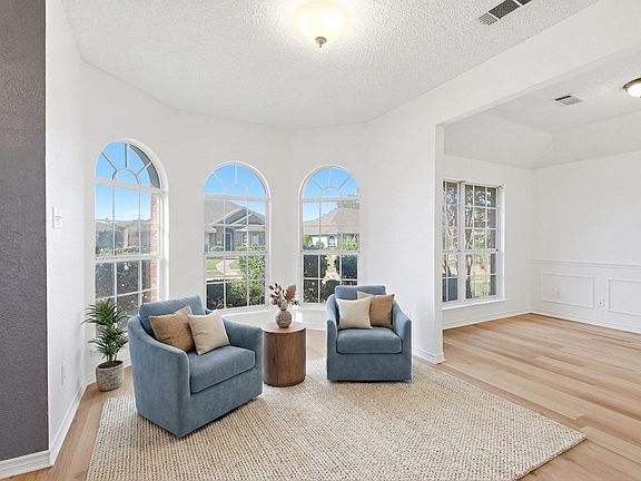 3rd image of 4912 Basil Dr