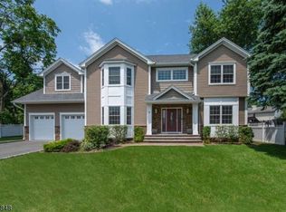 28 Garden Pl, Pequannock Township, NJ 07444