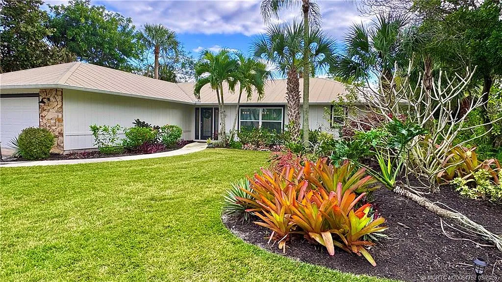 4 bed, 2.0 bath, 1836 sqft, $4,500 — Photo 4