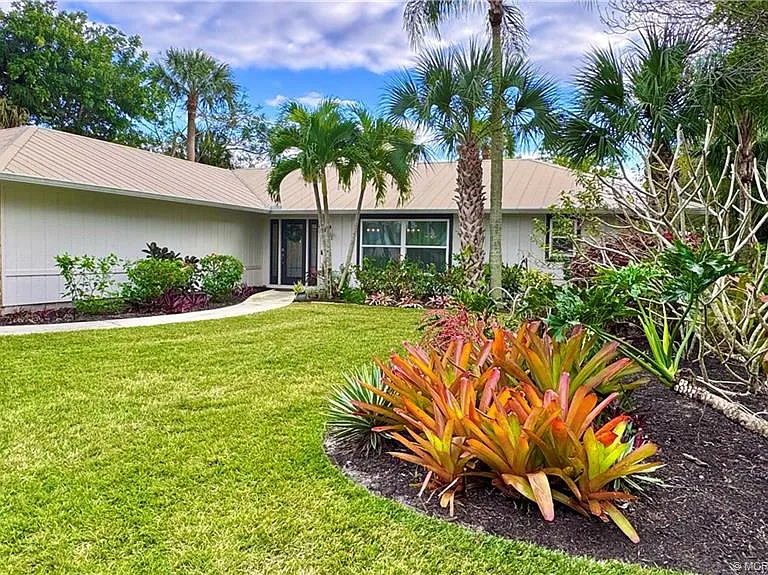 323 SW Ridge Ln — Photo 4