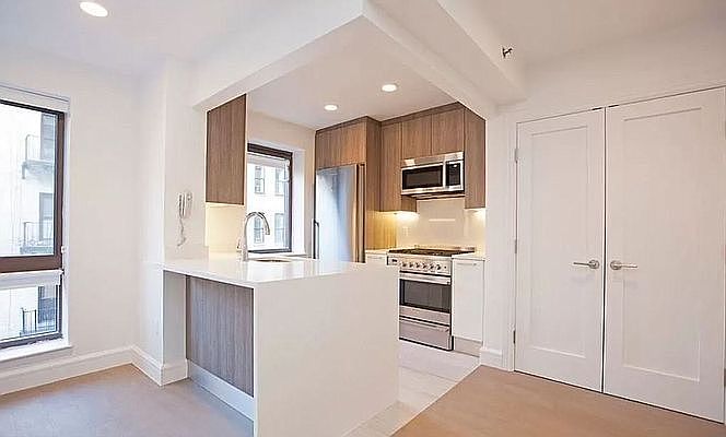 1st image of 311 W 50th St #S2