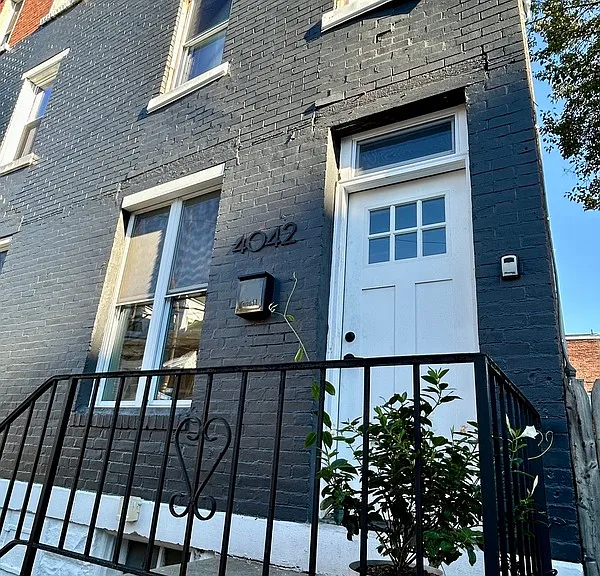 4042 Geneva St — Photo 2