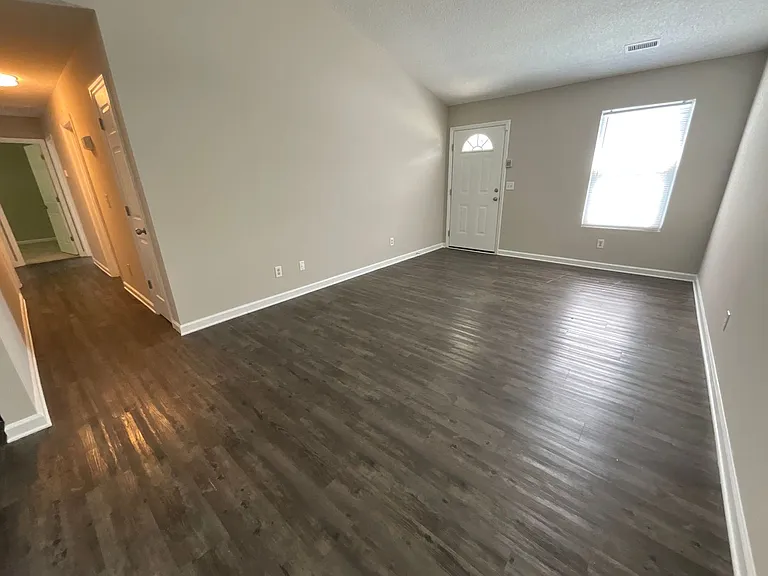 2709 Ingleside Dr — Photo 11