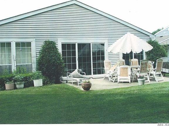 3rd image of 62 Colony Dr