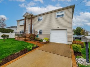 68 Lincoln Avenue, Island Park, NY 11558