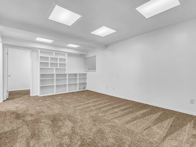 879 Rice Cir — Photo 15