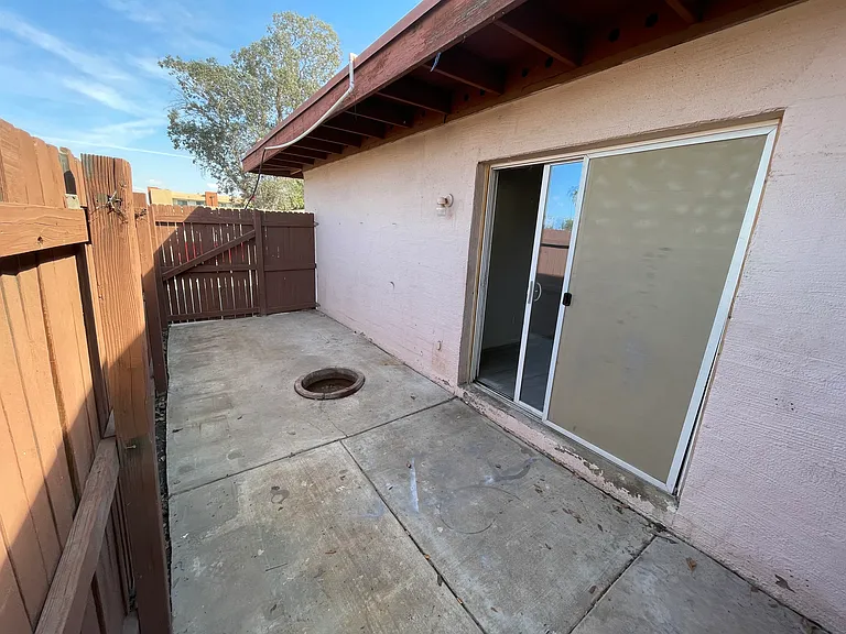 8319 N 60th Dr — Photo 10