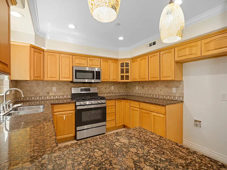 345 W Loraine St #3 — Photo 12