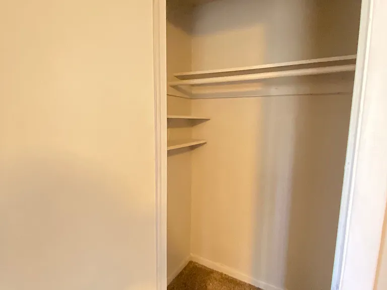 1345 SW 27th St — Photo 37