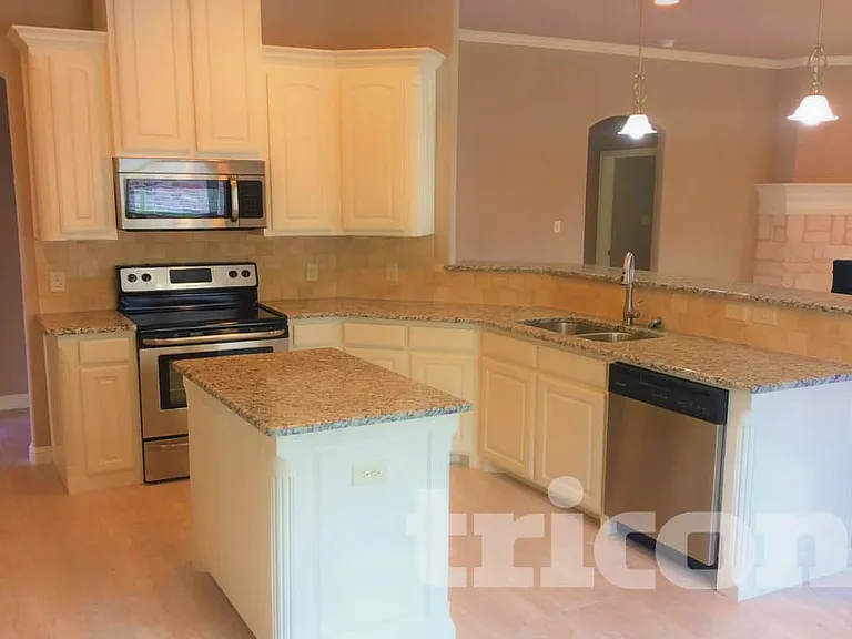 4406 Logan Cir — Photo 3