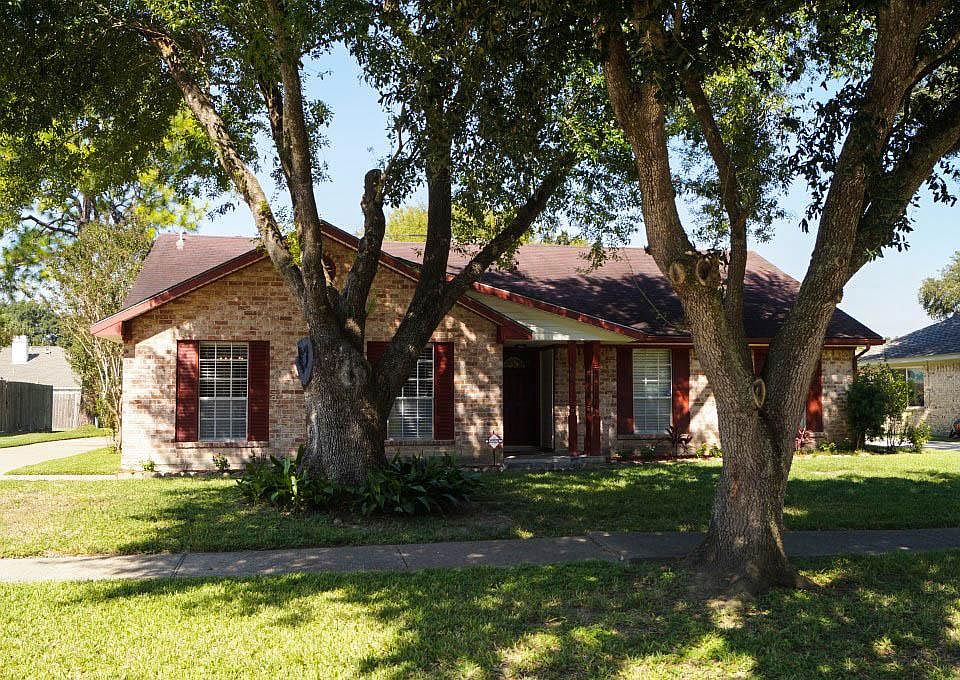 1st image of 318 Dawn Hill Dr